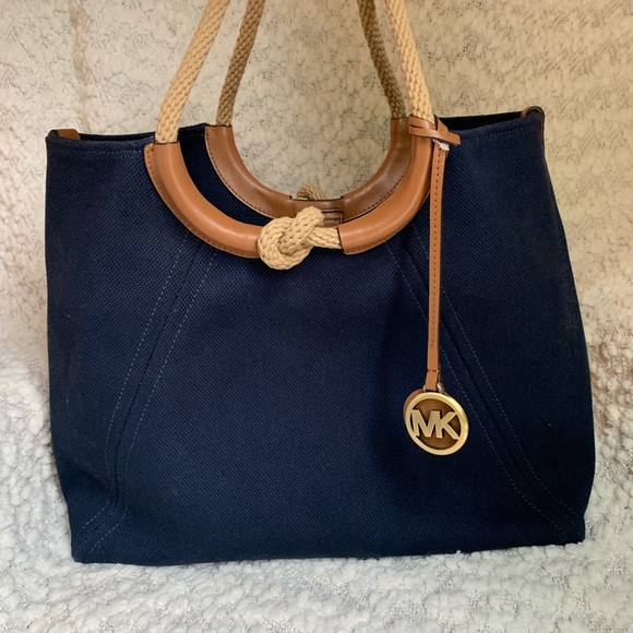 Michael Kors Isla Ring Shoulder Tote - Picture 3 of 8
